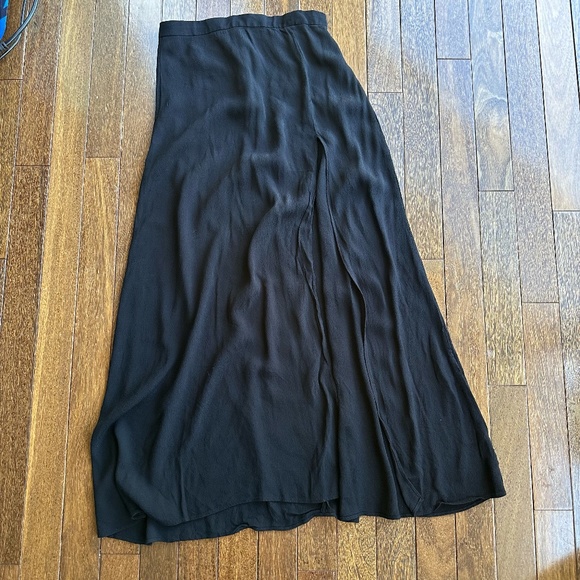 Wilfred Dresses & Skirts - Wilfred High Slit Midi Skirt (sz 00)